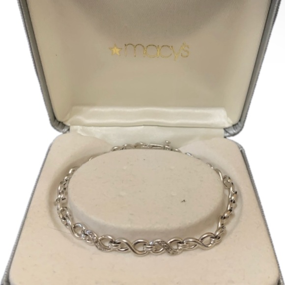 {MACYS} Silver Bracelet - Picture 1 of 6